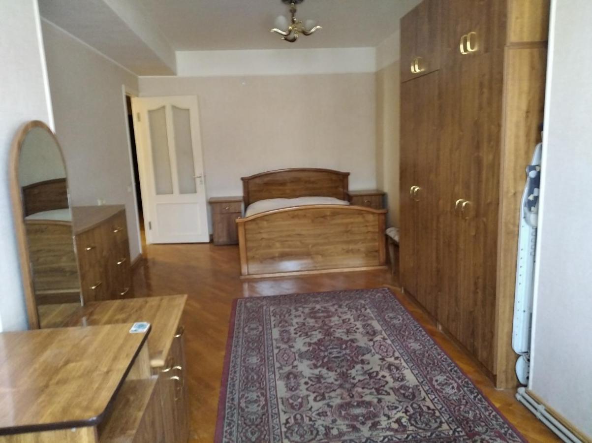3 Room Apartment In Small Center Of Ереван Экстерьер фото