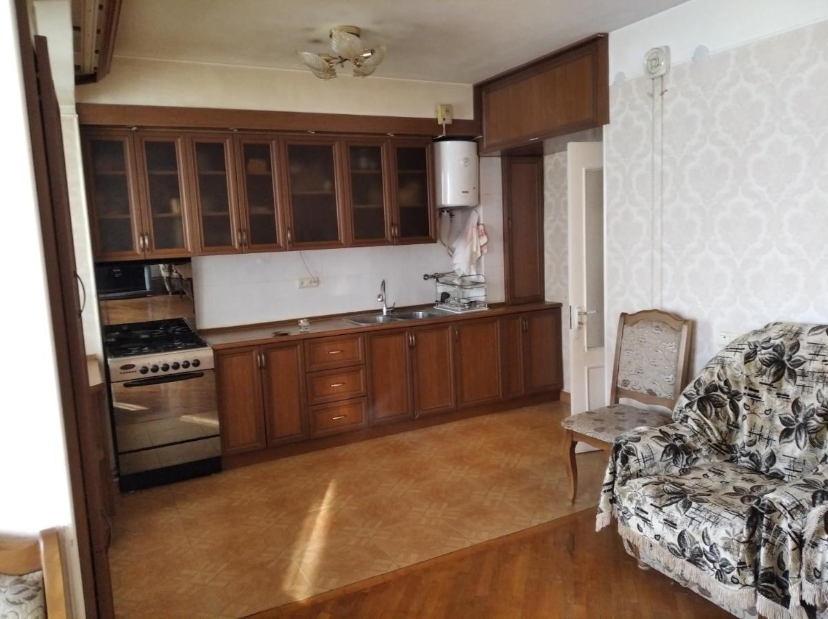 3 Room Apartment In Small Center Of Ереван Экстерьер фото