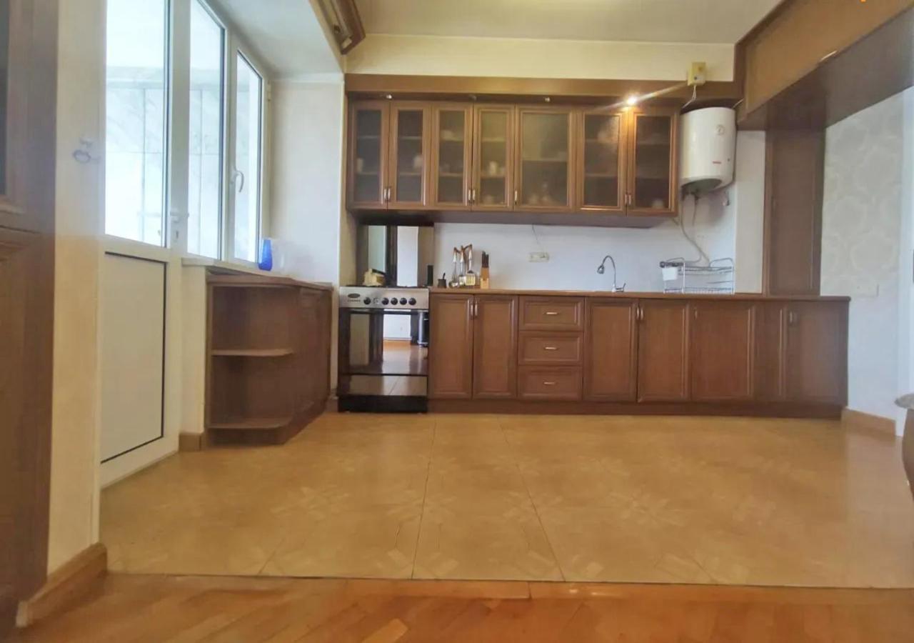 3 Room Apartment In Small Center Of Ереван Экстерьер фото
